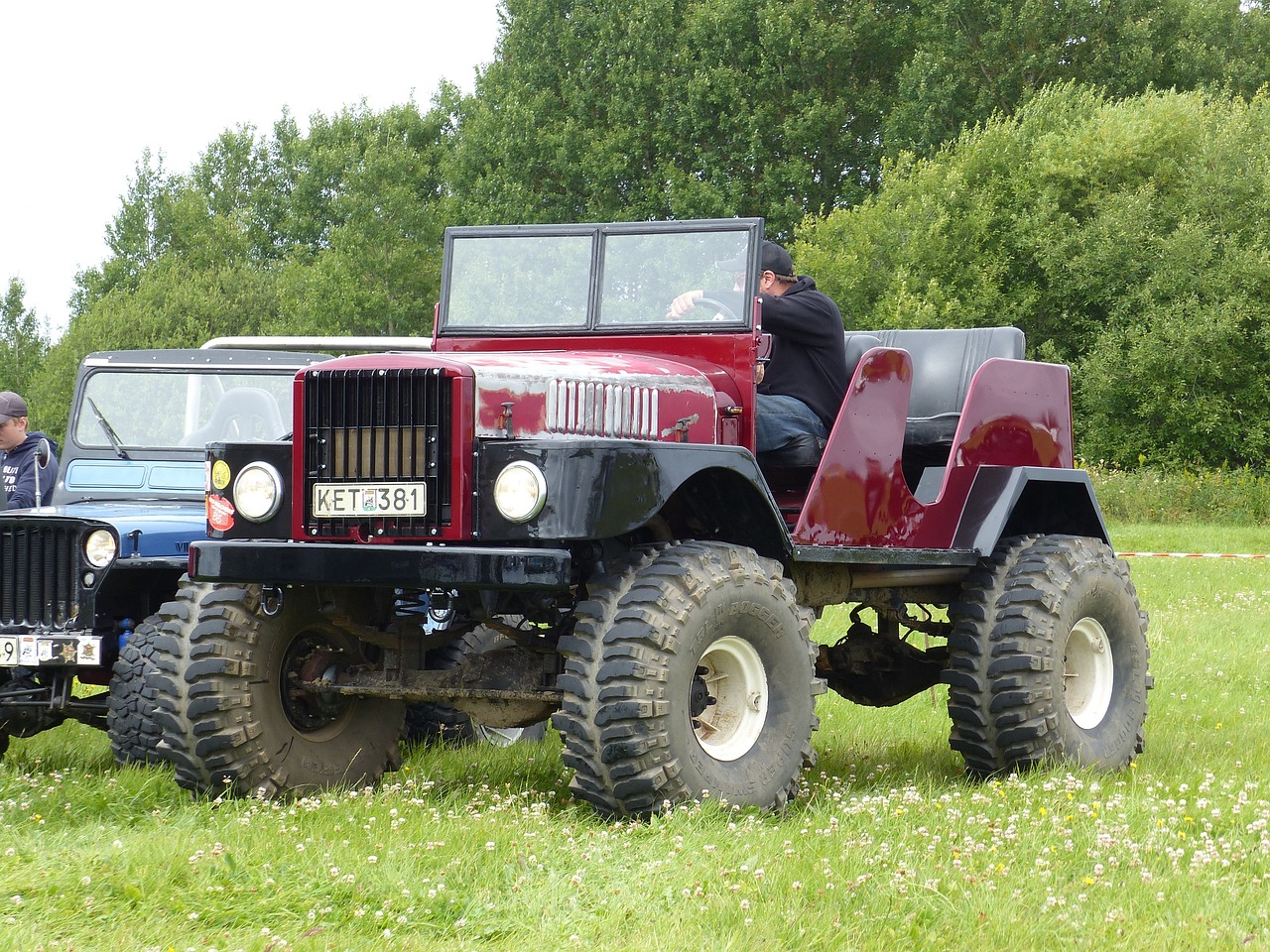輪式挖掘機銷量排行榜，市場分析、趨勢預測及熱門機型概覽