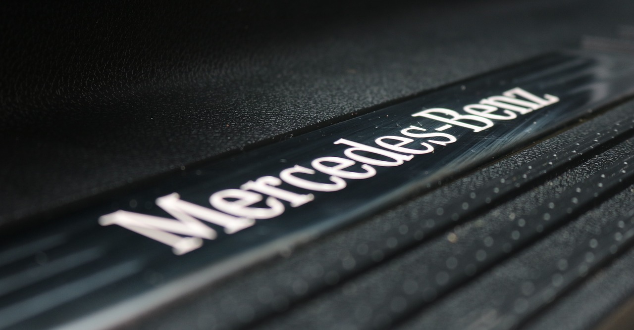 國際原油最新價格走勢及影響因素深度解析，每桶市場動態分析