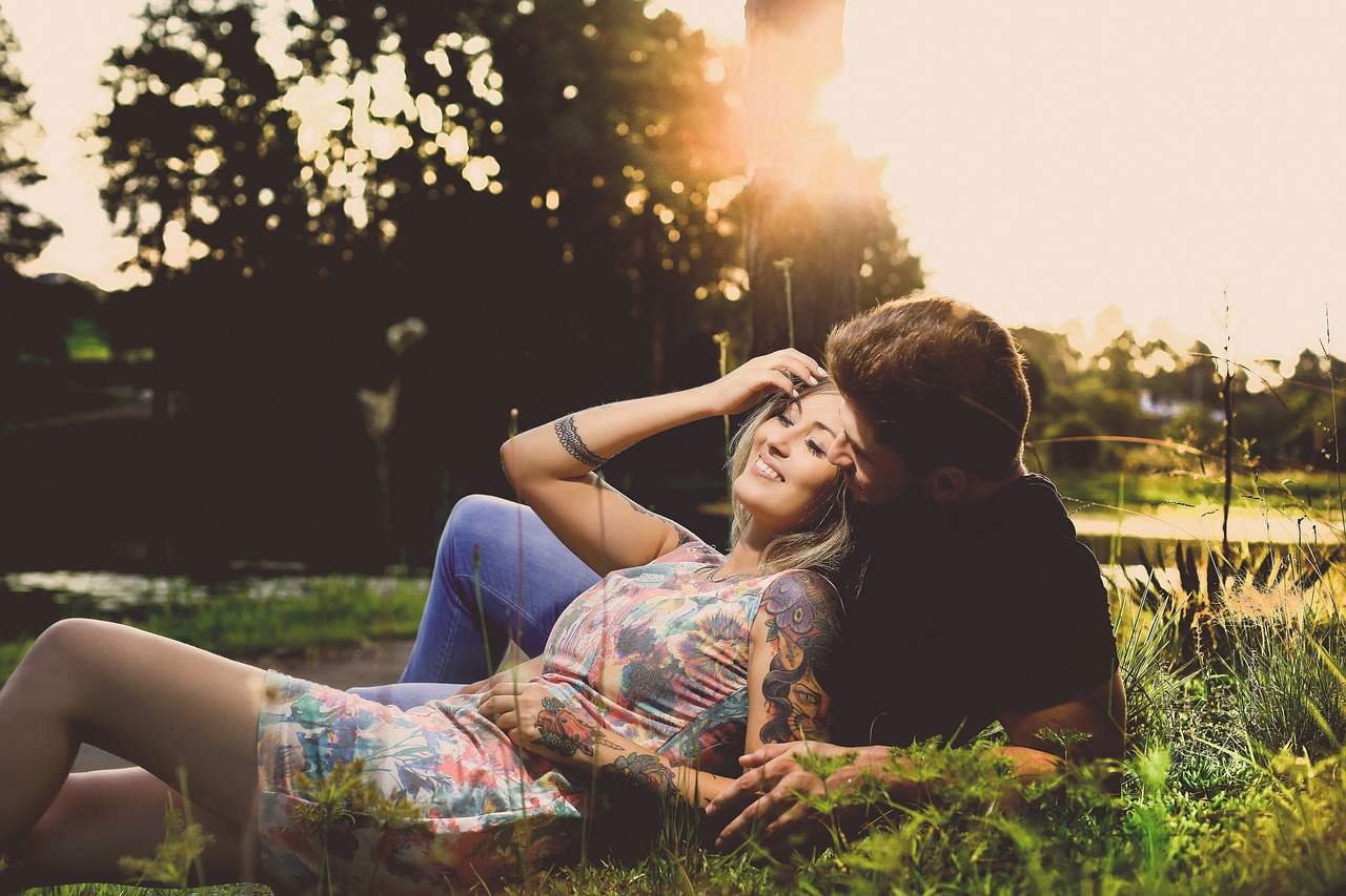 潮濕的心,情感與生活的真實(shí)寫照電影解讀