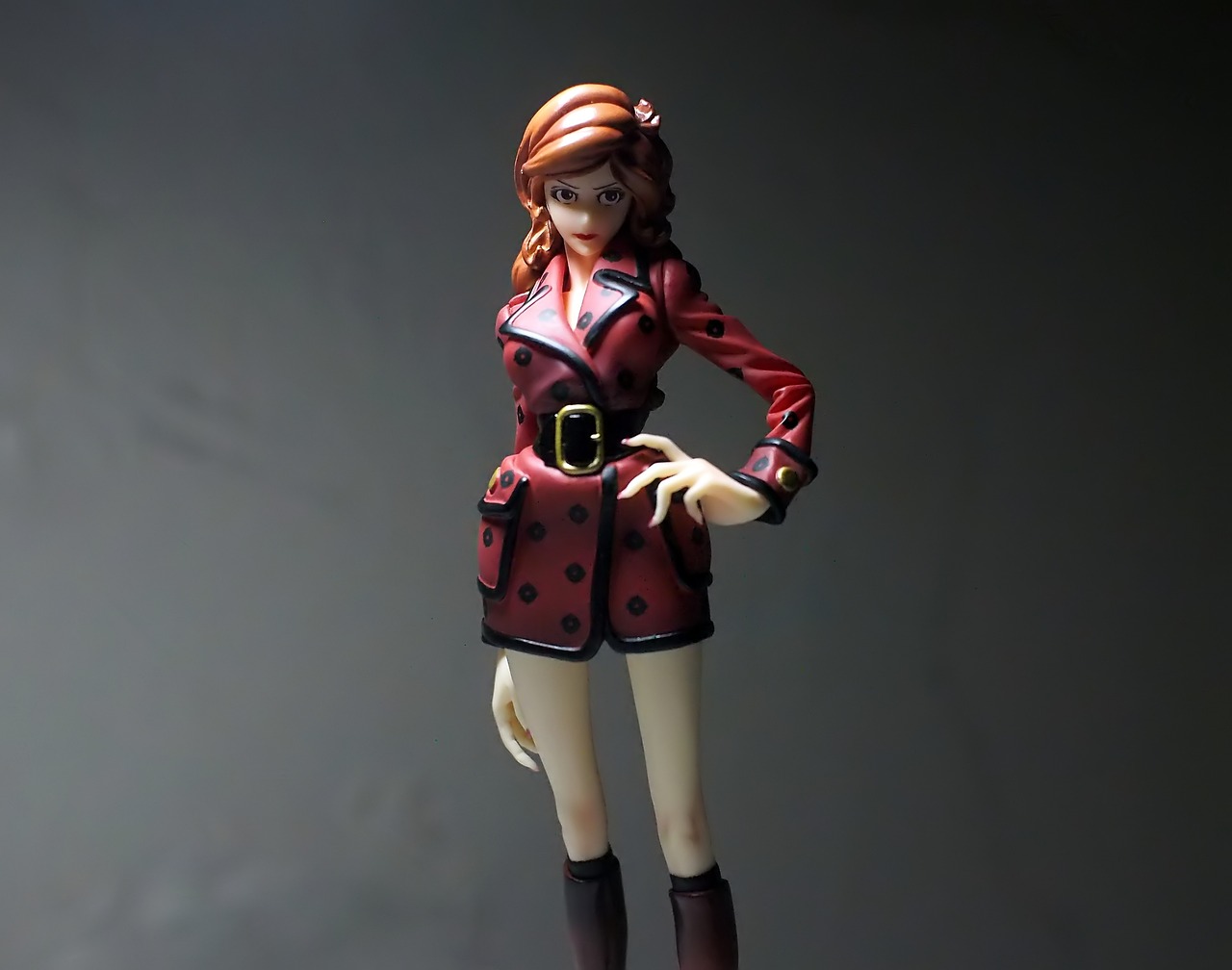 動漫美女時尚潮流，虛擬世界的全裸與時尚探索